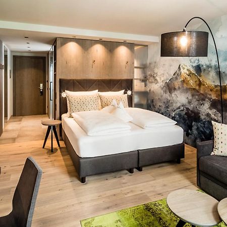 Alpine Luxury Spa Resort Schwarzenstein Lutago Esterno foto