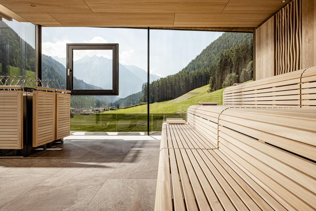 Alpine Luxury Spa Resort Schwarzenstein Lutago Esterno foto