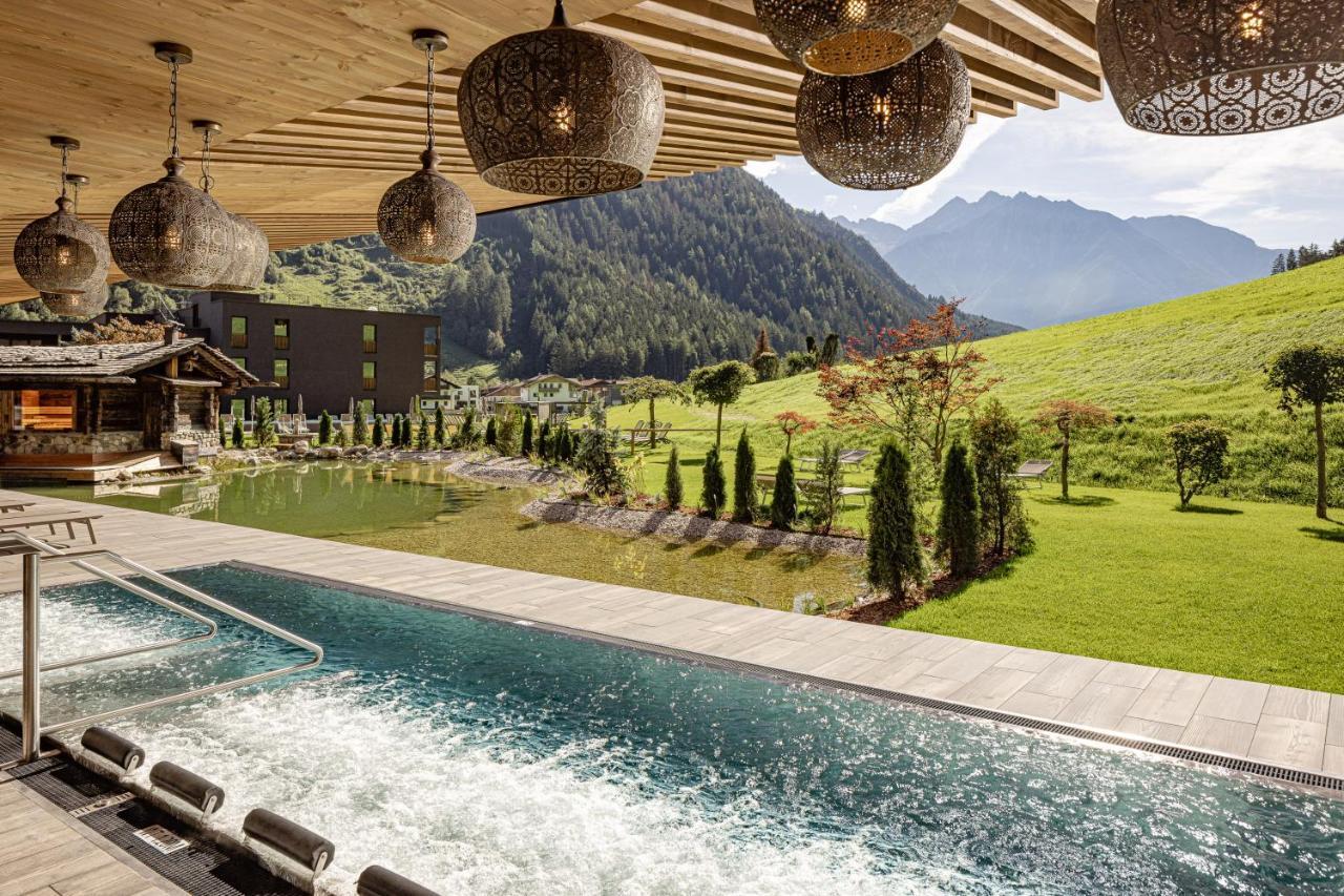 Alpine Luxury Spa Resort Schwarzenstein Lutago Esterno foto