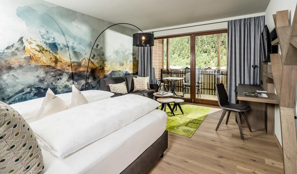 Alpine Luxury Spa Resort Schwarzenstein Lutago Esterno foto